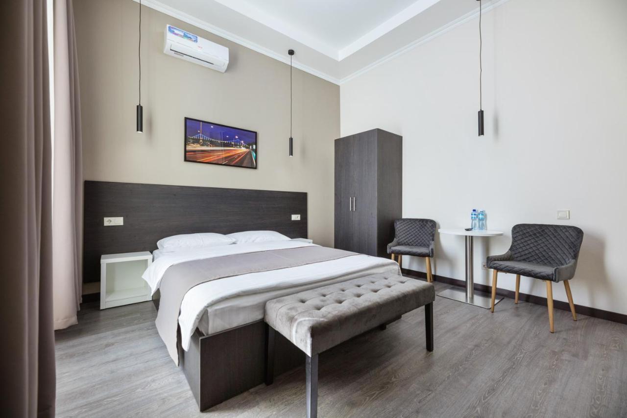 Apart Hotel Maidan Kiev Exteriör bild